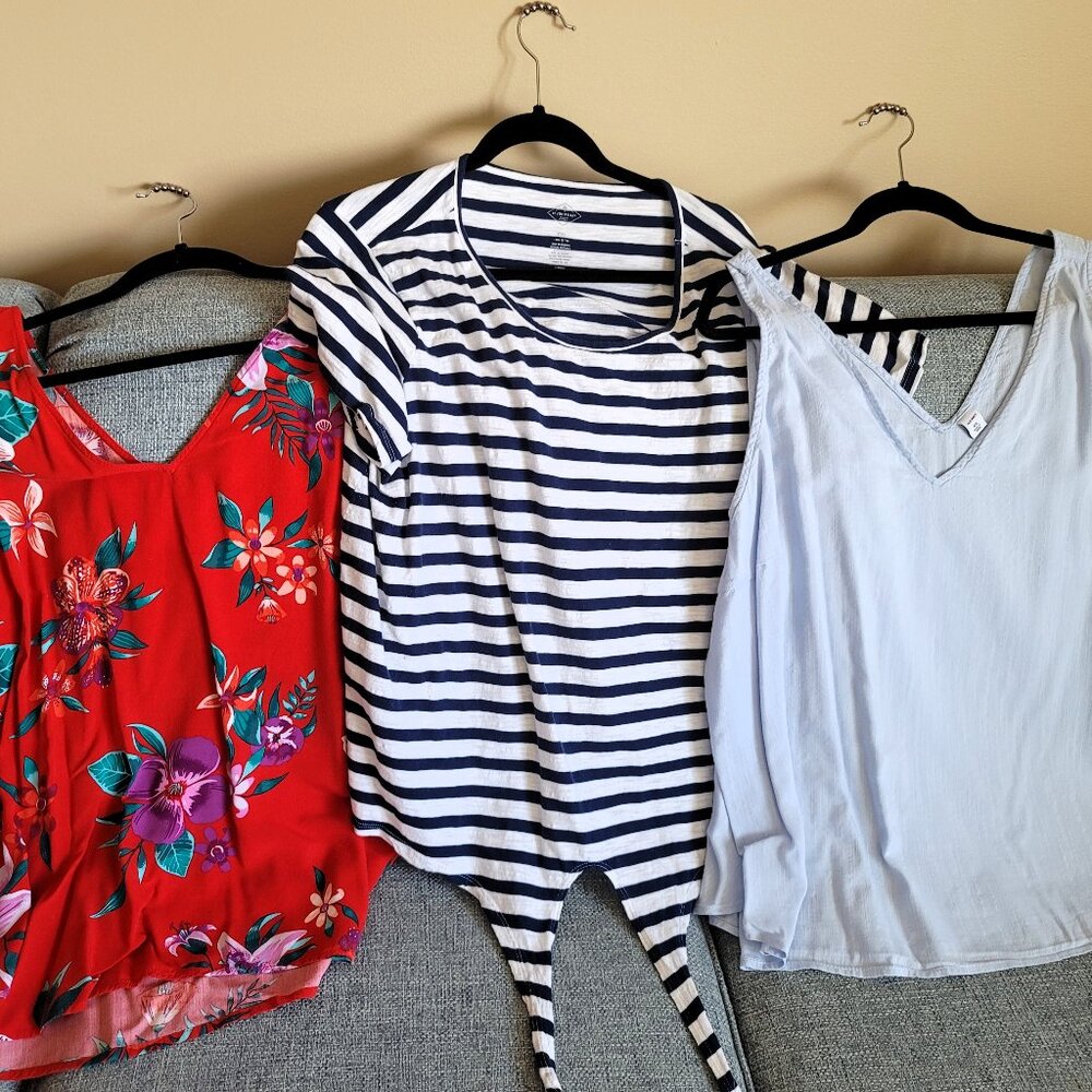 St John's Bay Navy & White Stipe & Old Navy V-Neck Tops 1 Light Blue & 1 Tropica